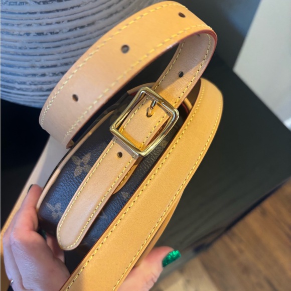 Authentic Louis Vuitton Monogram Tambourin NM Crossbody Bag - Picture 4 of 14